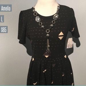 Large LuLaRoe Amelia NWT